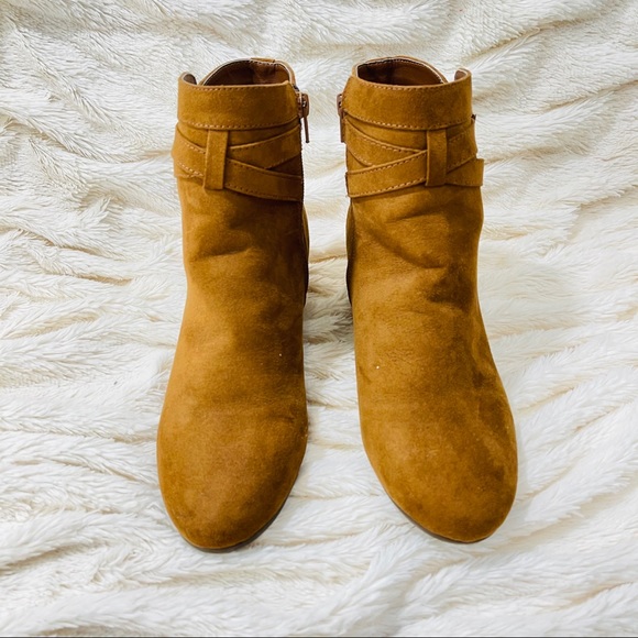 Preloved! Kenneth Cole Brown Booties Size 8 - Picture 3 of 5